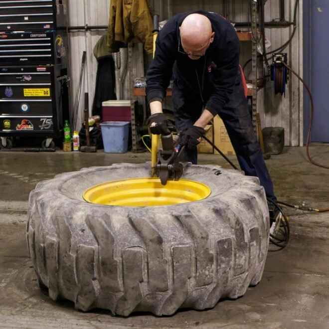24/7 Mobile Truck Tyre Replacement & Repair Toowoomba