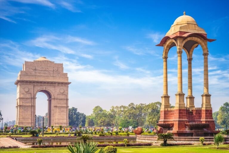 Delhi to Amritsar Taxi Service | Check Cab Fare & Book Online