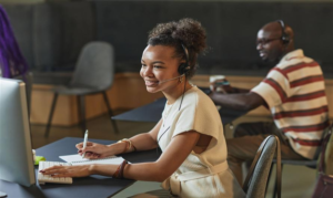 How a Call Center in Toronto Helps Manage After-Hours Calls
